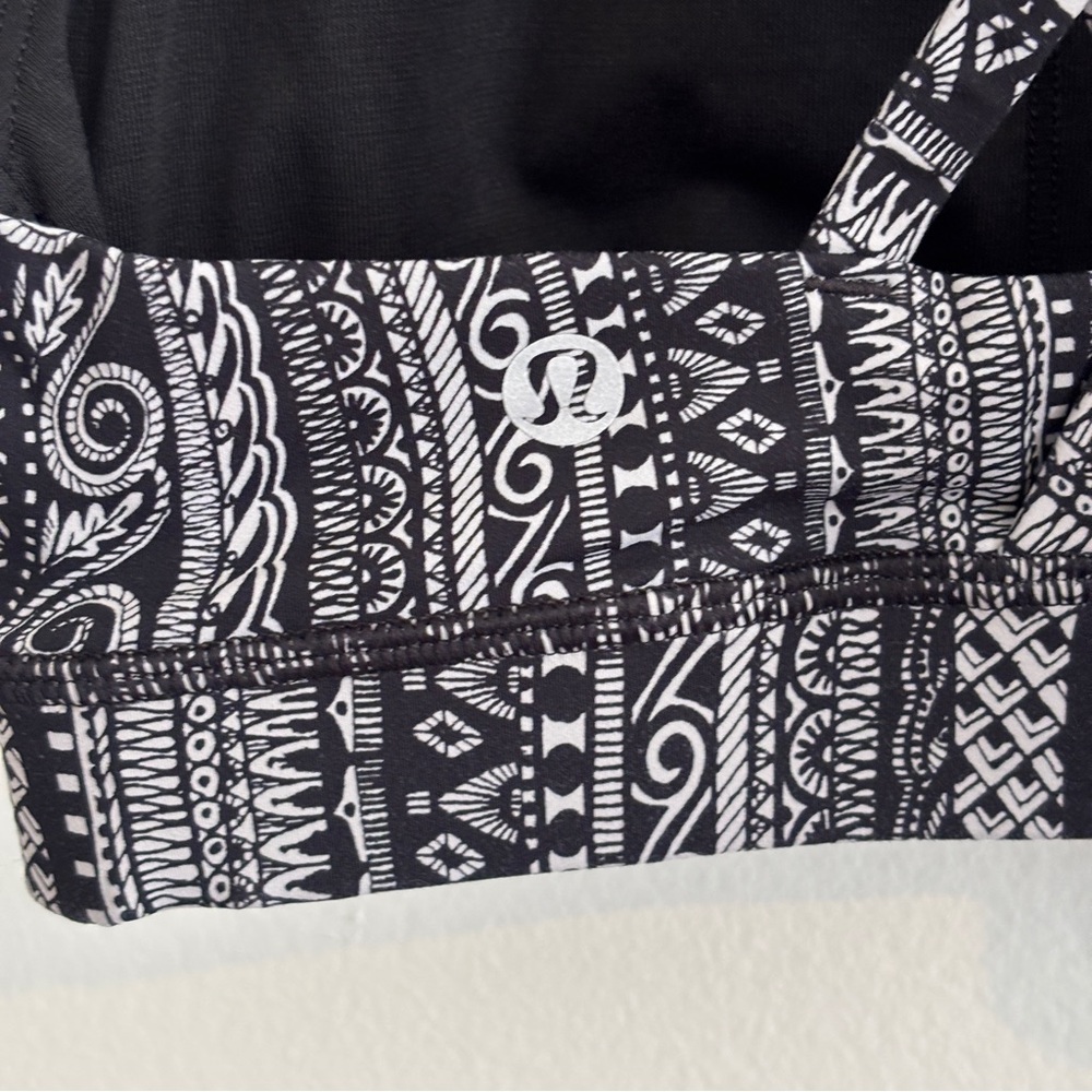 Lululemon Pattern Sports Bra - Picture 3 of 5
